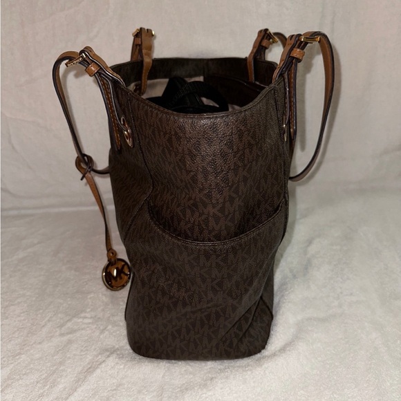 Michael Kors brown purse - Picture 2 of 4